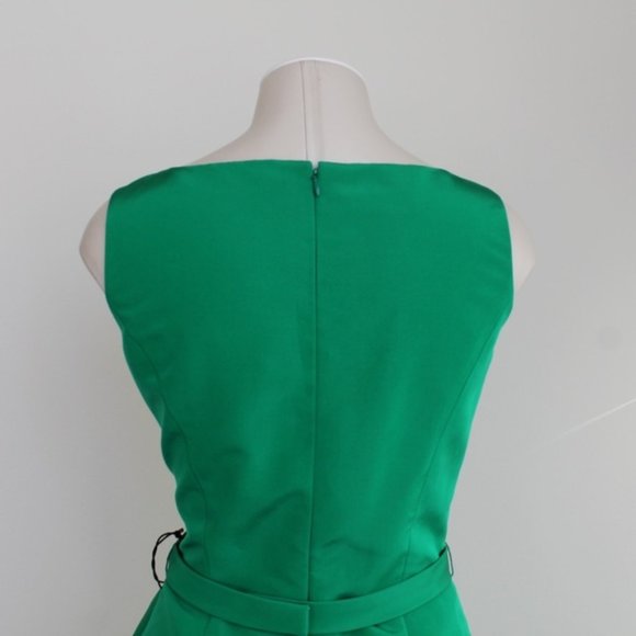 Classic Green Frascara Dress with Matching Jacket - Picture 7 of 7